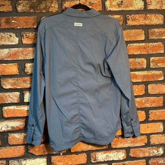 Mens avalanche button down size small - Picture 3 of 5